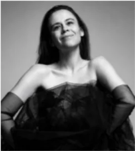 Portrait of a team member using the creative name Nora Weiss